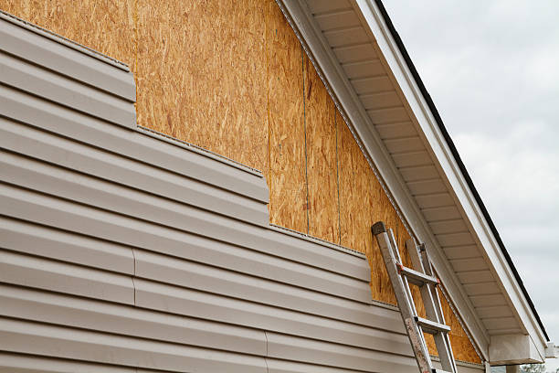 Professional Siding Inspection technician working in Mapleton Depot, PA
